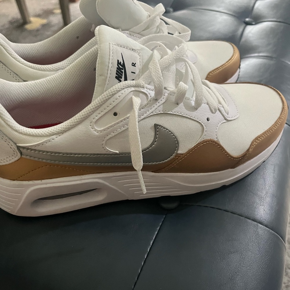 Nike Sneakers . Womens.  Size 11.5. Super plush and comfort support.